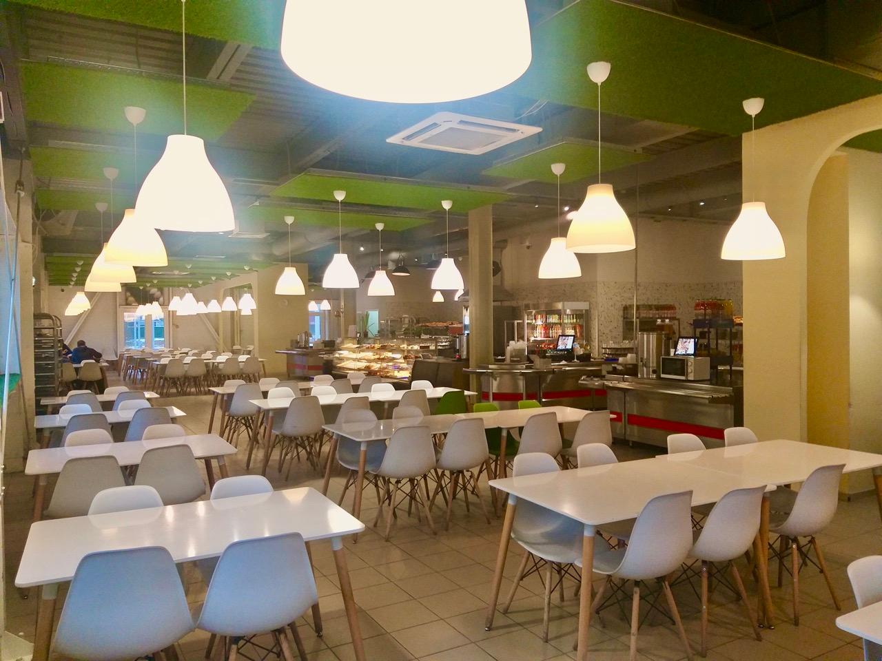 Столовая в Усть-Луге, вид внутри, уютная атмосфера, вкусная еда