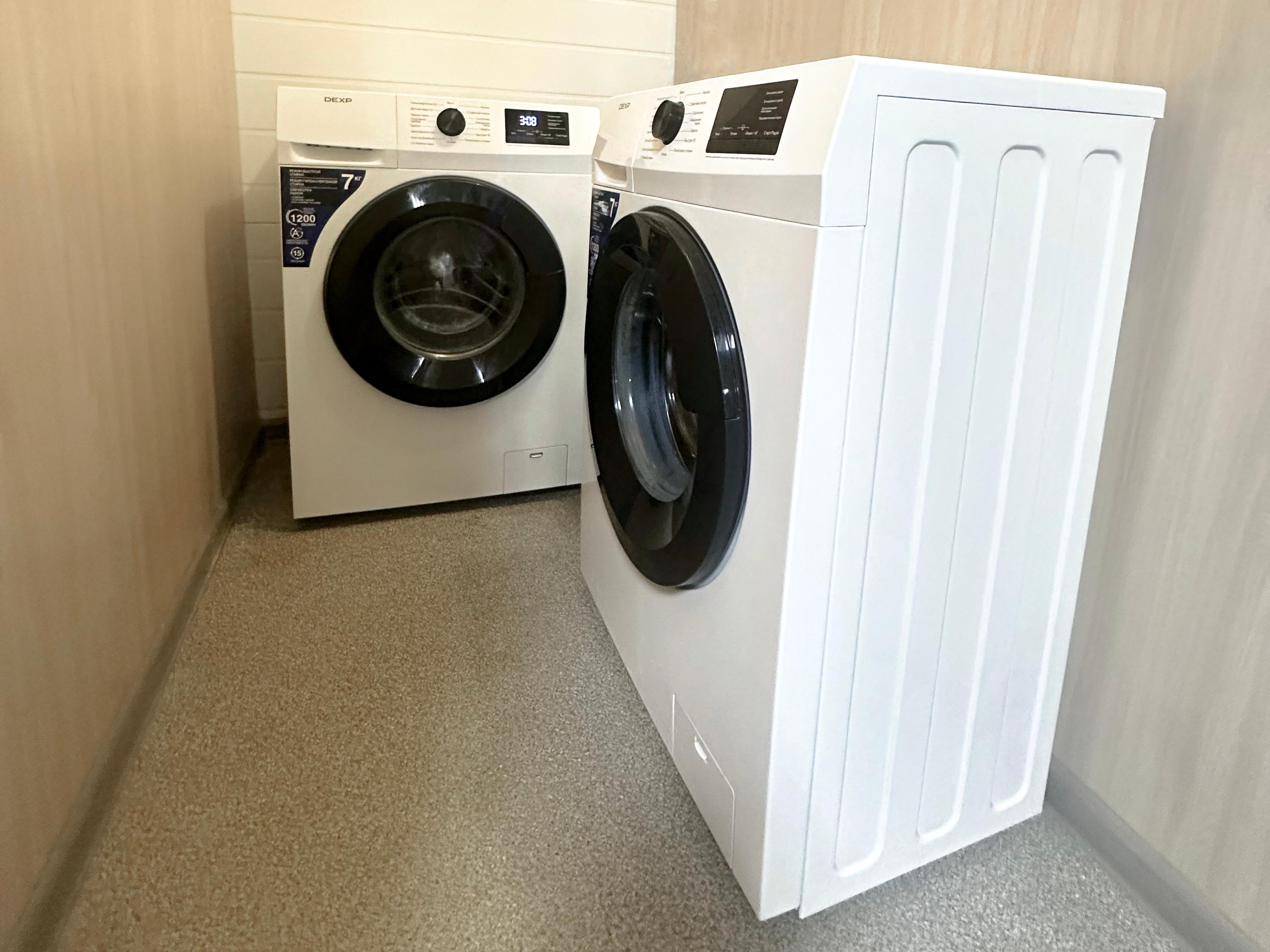 Общие стиральные машины на этаже Гостиницы Усть-Луга