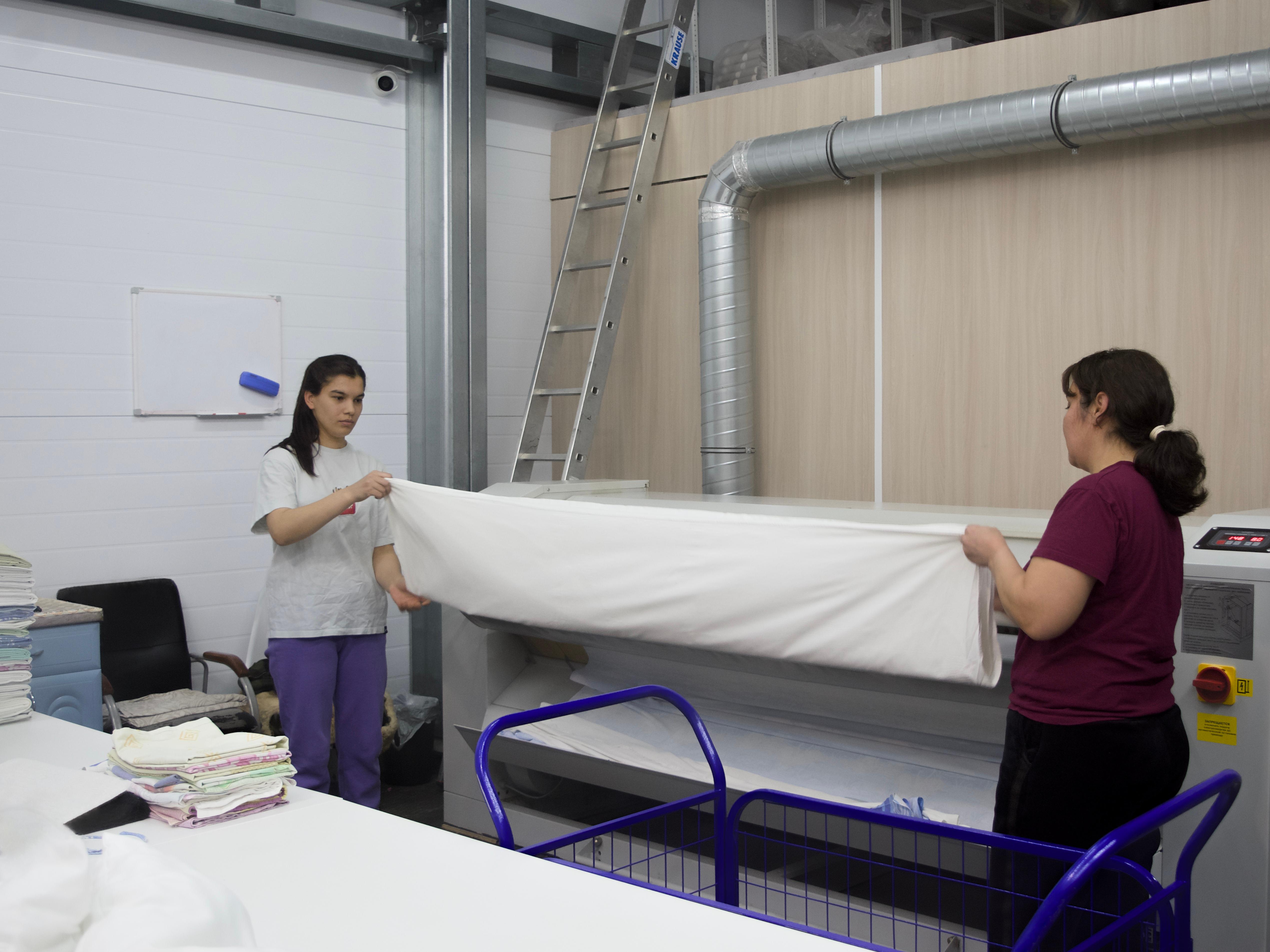 Стирка, сушка, глажение, упаковка, доставка белья в Усть-Луге